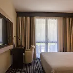 Logis Le Rabelais Hotel- Restaurant - Hotel 3*