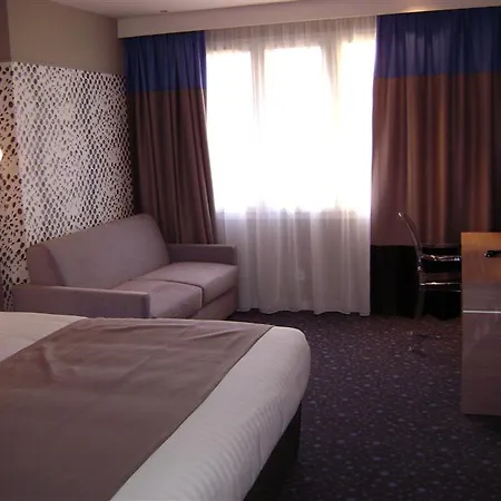 Logis Le Rabelais Hotel- Restaurant - Otel Fontenay-le-Comte