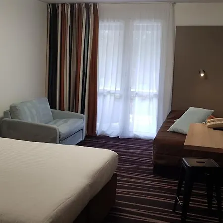 Logis Le Rabelais Hotel- Restaurant - Otel