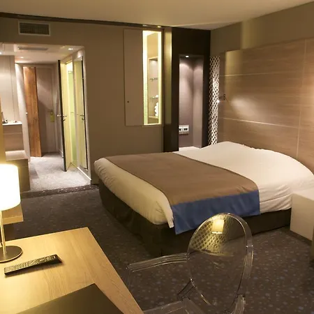 Logis Le Rabelais Hotel- Restaurant - 호텔 3*