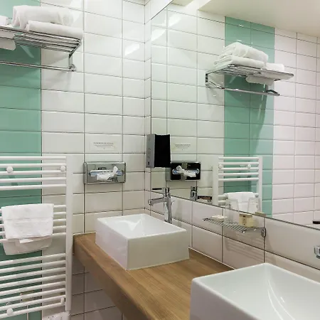 Logis Le Rabelais Hotel- Restaurant - 丰特奈勒孔特