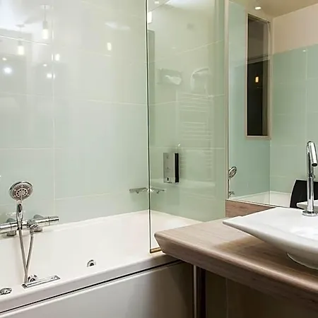 Hotel Logis Le Rabelais Hotel- Restaurant -