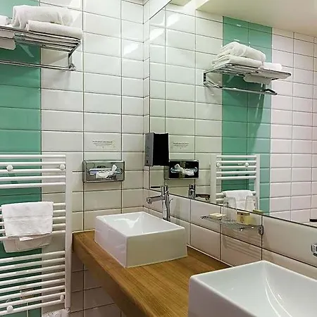Hotel Logis Le Rabelais Hotel- Restaurant -