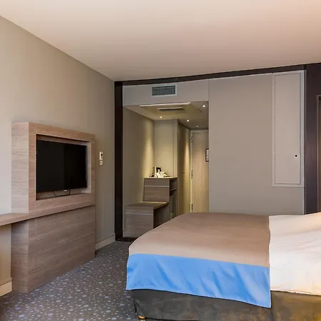 Logis Le Rabelais Hotel- Restaurant - Otel 3*
