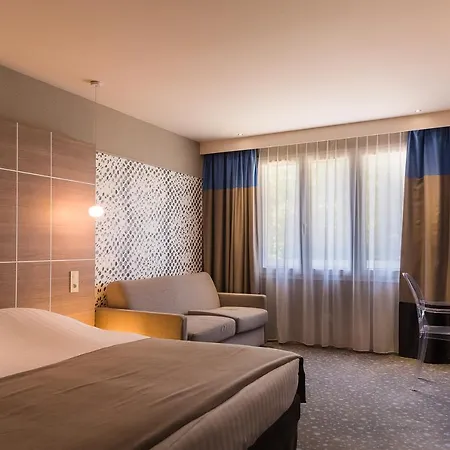 Otel Logis Le Rabelais Hotel- Restaurant -