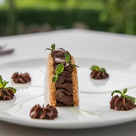 Logis Le Rabelais Hotel- Restaurant - Hotel
