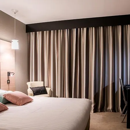 Logis Le Rabelais Hotel- Restaurant -