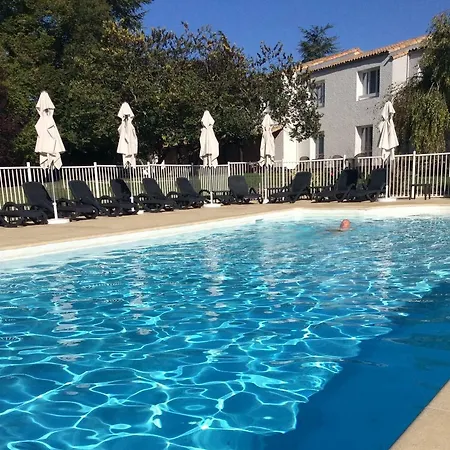 Logis Le Rabelais Hôtel- Restaurant -