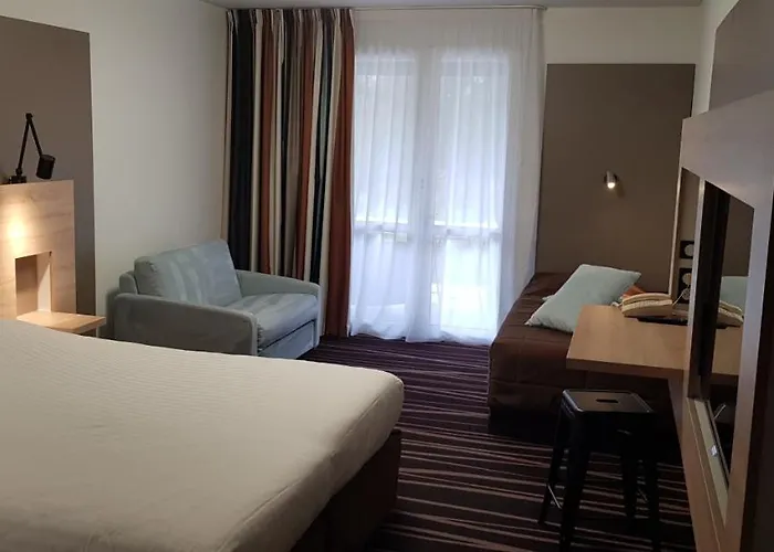 Logis Le Rabelais Hôtel- Restaurant - Hotel