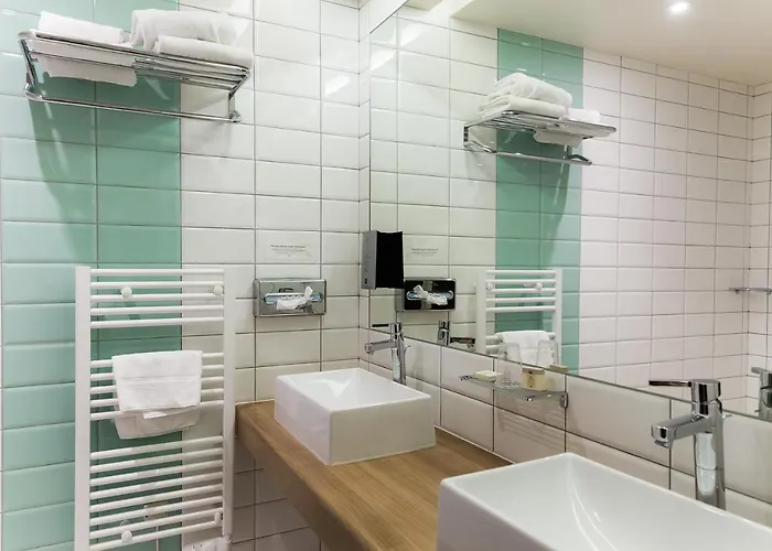 Logis Le Rabelais Hotel- Restaurant - Hotel