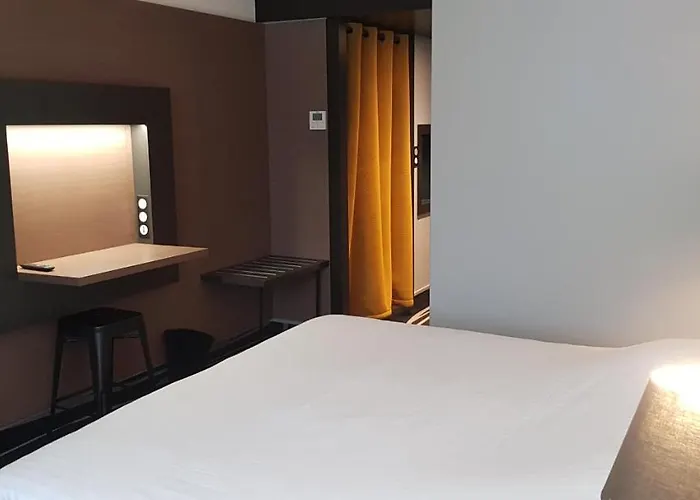 Logis Le Rabelais Hotel- Restaurant - Hotel Fontenay-le-Comte