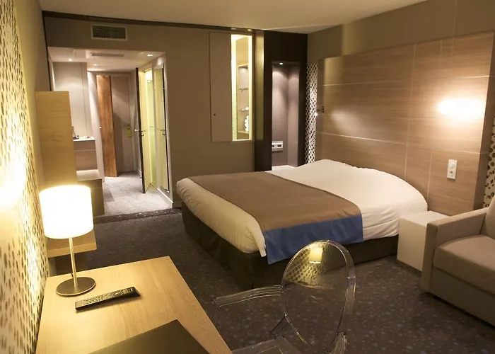 Logis Le Rabelais Hotel- Restaurant - Ξενοδοχείο 3*