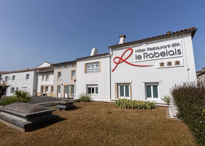 Hotel Logis Le Rabelais Hôtel- Restaurant - Fontenay-le-Comte