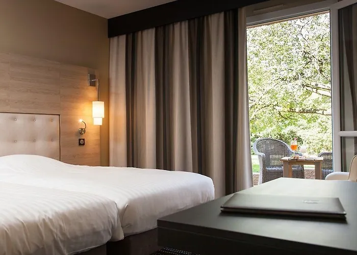 Hotel Logis Le Rabelais Hotel- Restaurant -