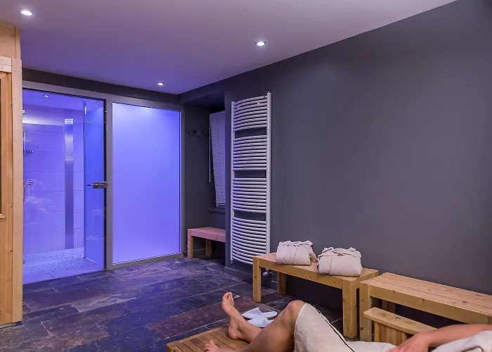 Hotel Logis Le Rabelais Hôtel- Restaurant -