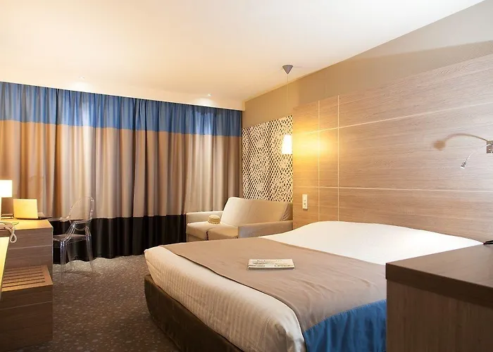 Hotel Logis Le Rabelais Hôtel- Restaurant -