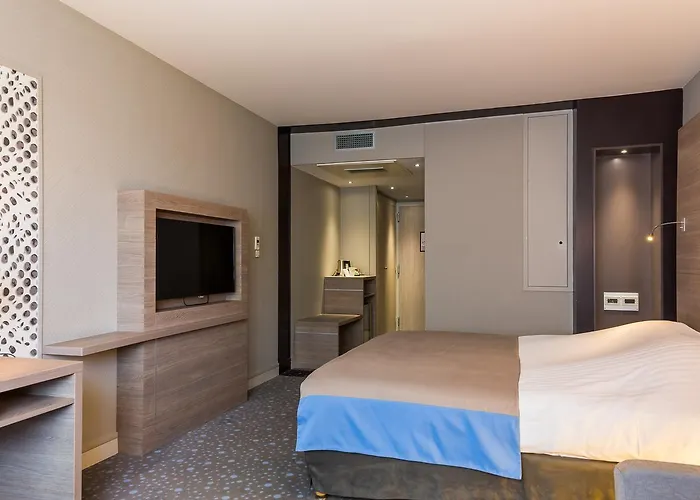 Logis Le Rabelais Hotel- Restaurant - Hotel 3*