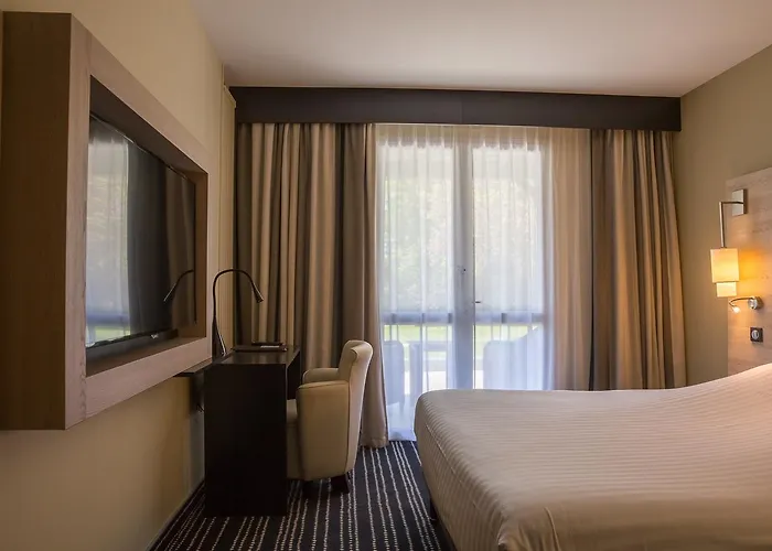 Logis Le Rabelais Hotel- Restaurant - Hotel 3*