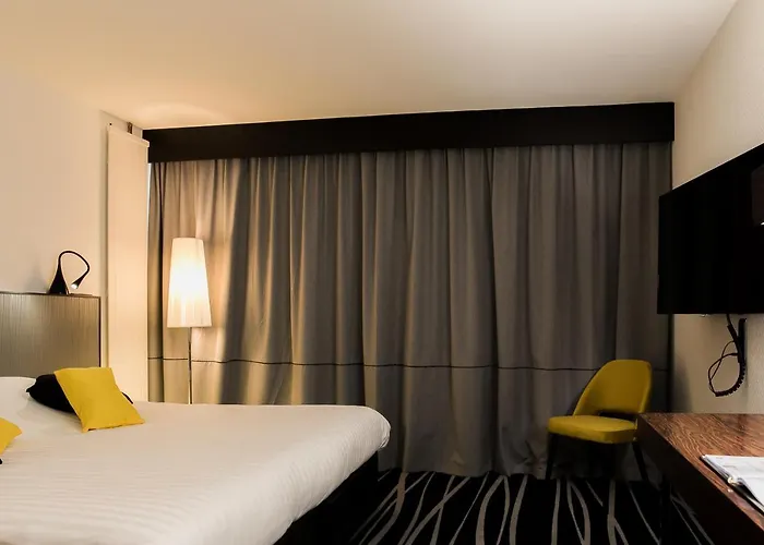 Hotel Logis Le Rabelais Hotel- Restaurant - 3*