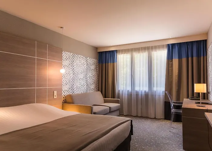 Hotel Logis Le Rabelais Hotel- Restaurant -