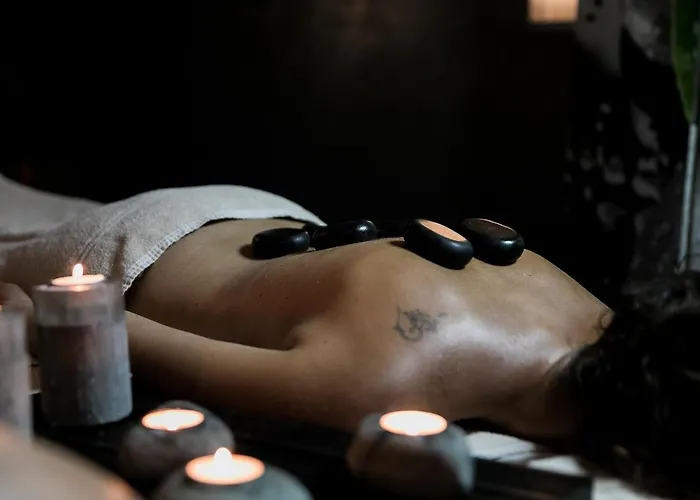 Hotel Logis Le Rabelais Hotel- Restaurant -