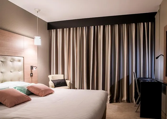 Logis Le Rabelais Hotel- Restaurant -